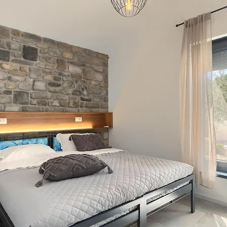 Castella Holiday home Burici